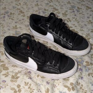 Nike Black and White Women's Sneakers
